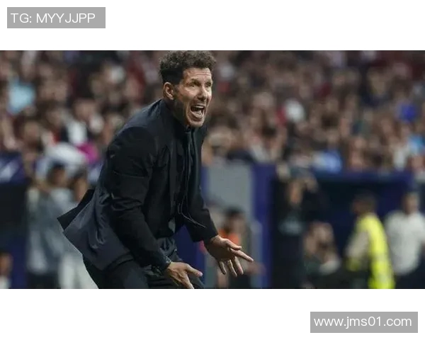 足球明星新冠检测呈阳性球迷关注健康与赛事未来