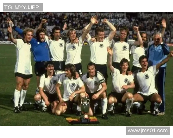 足球明星的辉煌历程与成就分析以及对青少年的影响探讨